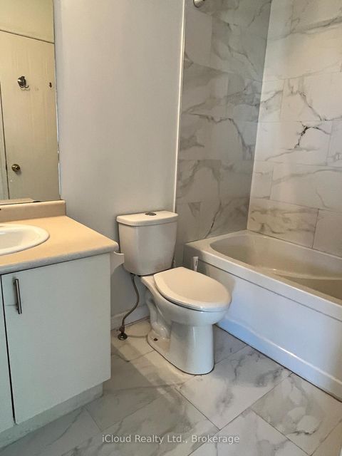 Photo 17 at 40 Glenashton Drive, RO River Oaks, Oakville