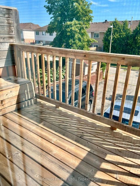 Photo 18 at 40 Glenashton Drive, RO River Oaks, Oakville