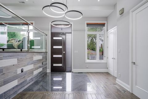 Photo 2 at 1A Roblin Avenue, East York, Toronto