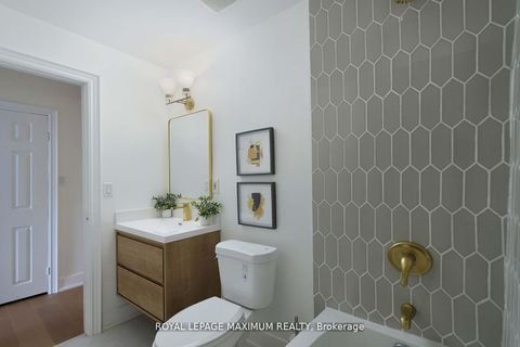 Photo 15 at 132 Wallace Avenue, Junction, Toronto