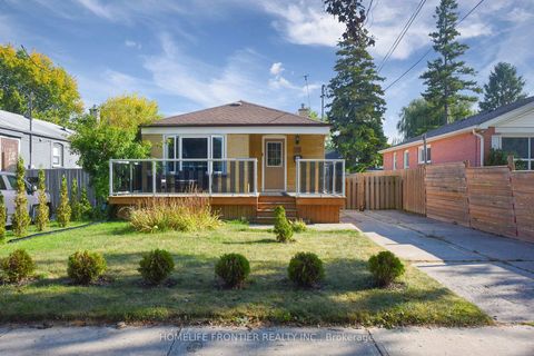Photo 1 at 109 Darlingside Drive, West Hill, Toronto