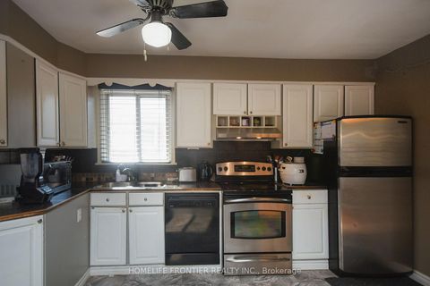 Photo 7 at 109 Darlingside Drive, West Hill, Toronto