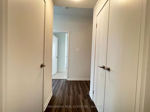 Photo 6 at 49 - 31 Honeycrisp Crescent, Vaughan Corporate Centre, Vaughan