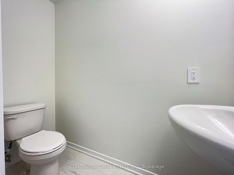 Photo 8 at 49 - 31 Honeycrisp Crescent, Vaughan Corporate Centre, Vaughan