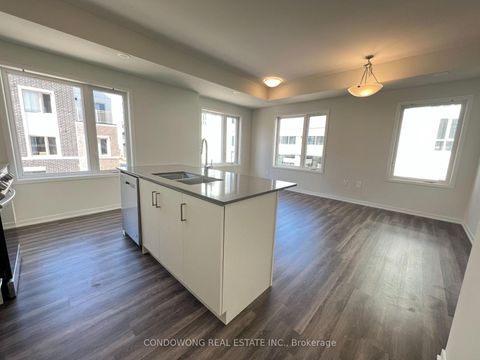 Photo 13 at 49 - 31 Honeycrisp Crescent, Vaughan Corporate Centre, Vaughan
