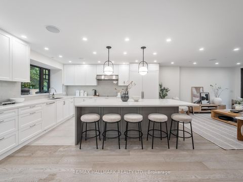 Photo 2 at 11 Craig Crescent, Leaside, Toronto