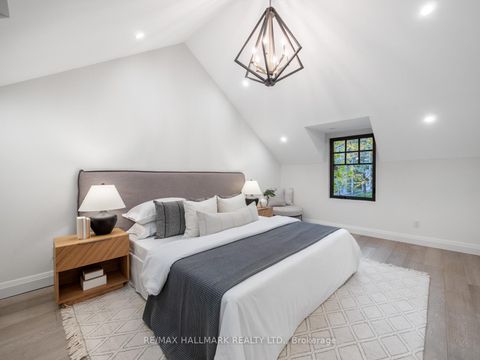 Photo 19 at 11 Craig Crescent, Leaside, Toronto