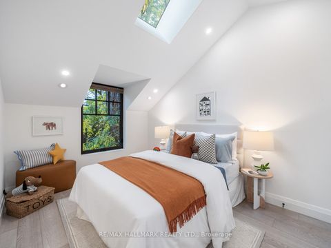 Photo 23 at 11 Craig Crescent, Leaside, Toronto