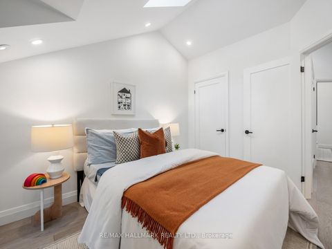 Photo 25 at 11 Craig Crescent, Leaside, Toronto