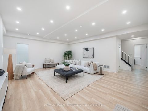 Photo 34 at 11 Craig Crescent, Leaside, Toronto