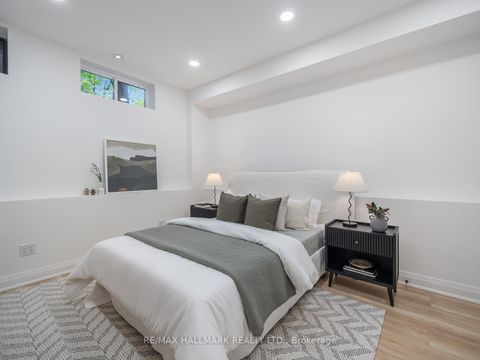 Photo 36 at 11 Craig Crescent, Leaside, Toronto