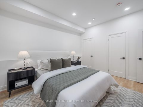 Photo 37 at 11 Craig Crescent, Leaside, Toronto