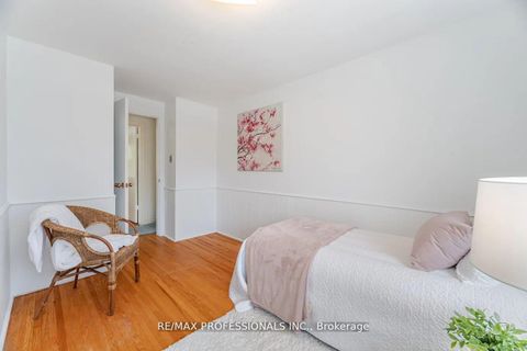 Photo 19 at 77 Bedford Park Avenue, Crosby, Richmond Hill