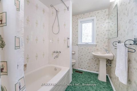 Photo 22 at 77 Bedford Park Avenue, Crosby, Richmond Hill