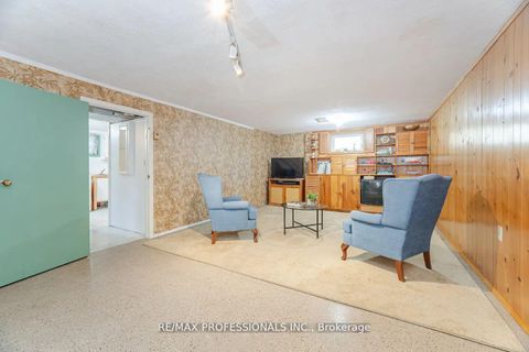 Photo 24 at 77 Bedford Park Avenue, Crosby, Richmond Hill