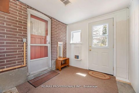 Photo 29 at 77 Bedford Park Avenue, Crosby, Richmond Hill