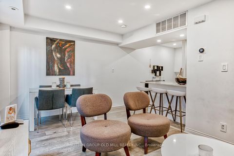 Photo 9 at 737 - 10 Laidlaw Street, South Parkdale, Toronto