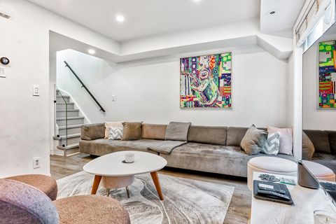 Photo 13 at 737 - 10 Laidlaw Street, South Parkdale, Toronto