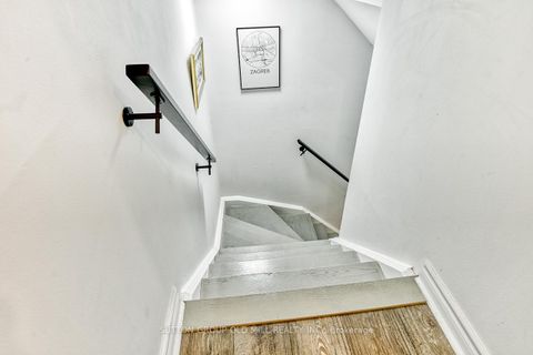 Photo 14 at 737 - 10 Laidlaw Street, South Parkdale, Toronto