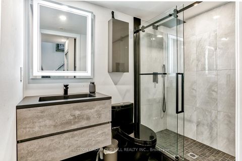 Photo 15 at 737 - 10 Laidlaw Street, South Parkdale, Toronto