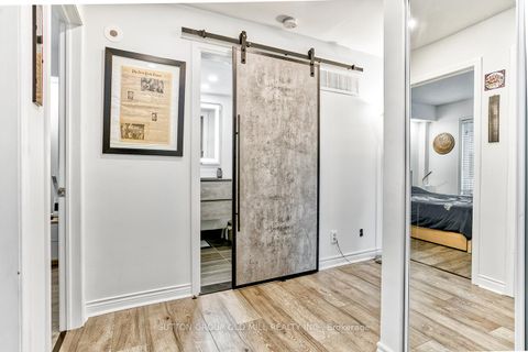 Photo 16 at 737 - 10 Laidlaw Street, South Parkdale, Toronto