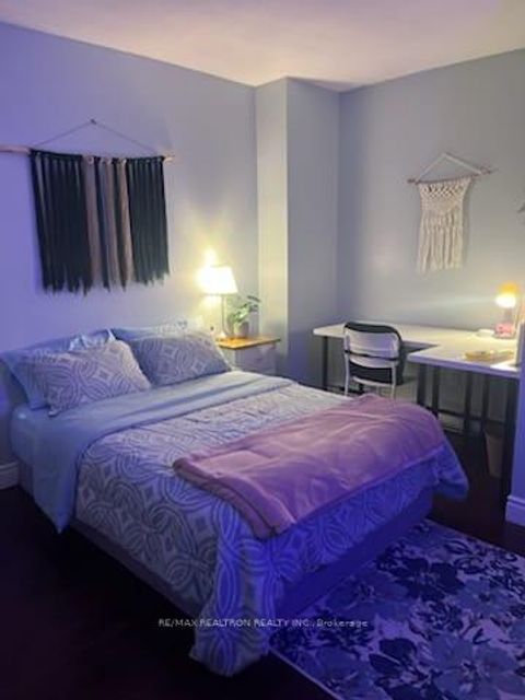 Photo 8 at 112 - 95 Leeward Glenway, Flemingdon Park, Toronto