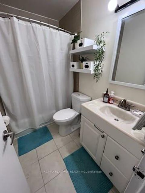 Photo 9 at 112 - 95 Leeward Glenway, Flemingdon Park, Toronto