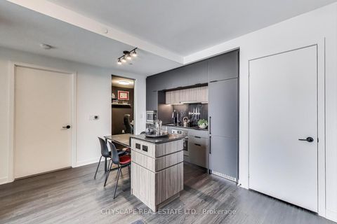 Photo 8 at 1210 - 185 Alberta Avenue, Oakwood Village, Toronto