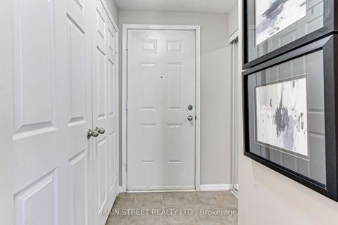 Photo 5 at 4 - 15949 Bayview Avenue, Bayview Northeast, Aurora