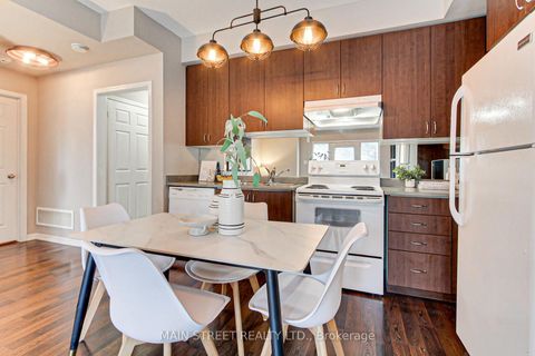 Photo 9 at 4 - 15949 Bayview Avenue, Bayview Northeast, Aurora