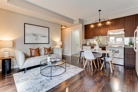 Photo 15 at 4 - 15949 Bayview Avenue, Bayview Northeast, Aurora