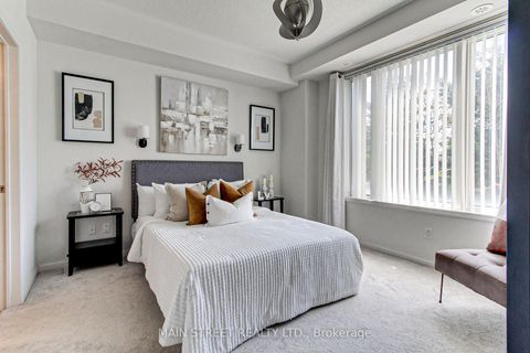 Photo 17 at 4 - 15949 Bayview Avenue, Bayview Northeast, Aurora