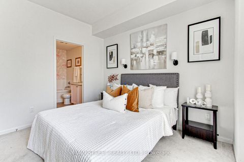 Photo 19 at 4 - 15949 Bayview Avenue, Bayview Northeast, Aurora