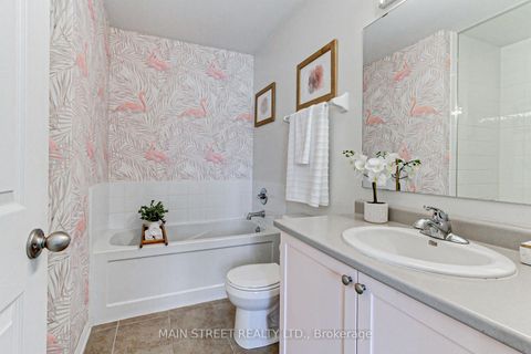 Photo 21 at 4 - 15949 Bayview Avenue, Bayview Northeast, Aurora