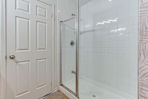 Photo 23 at 4 - 15949 Bayview Avenue, Bayview Northeast, Aurora