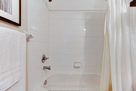 Photo 29 at 4 - 15949 Bayview Avenue, Bayview Northeast, Aurora