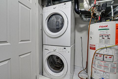 Photo 30 at 4 - 15949 Bayview Avenue, Bayview Northeast, Aurora