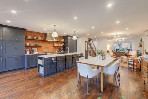 Photo 7 at 14 Meadowvale Drive, Queensway, Toronto