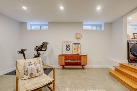 Photo 22 at 14 Meadowvale Drive, Queensway, Toronto