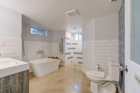 Photo 29 at 14 Meadowvale Drive, Queensway, Toronto