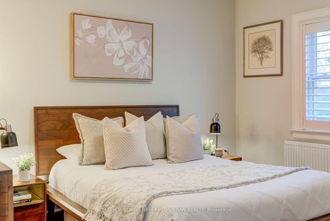 Photo 32 at 14 Meadowvale Drive, Queensway, Toronto