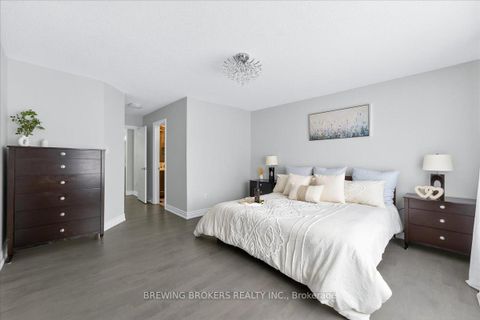 Photo 19 at 286 - 23 Observatory Lane, Observatory, Richmond Hill