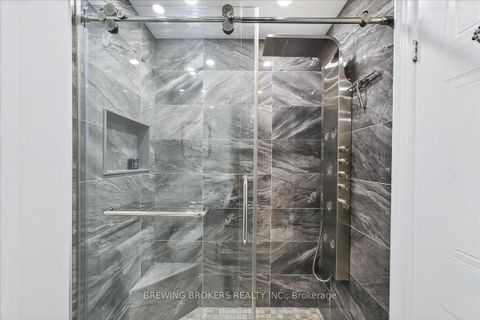 Photo 22 at 286 - 23 Observatory Lane, Observatory, Richmond Hill