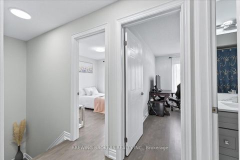 Photo 23 at 286 - 23 Observatory Lane, Observatory, Richmond Hill