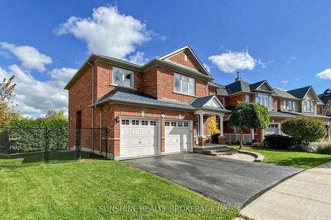 Photo 1 at 18 Pegasus Drive, Oak Ridges, Richmond Hill