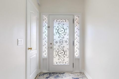 Photo 2 at 18 Pegasus Drive, Oak Ridges, Richmond Hill