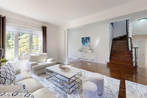 Photo 6 at 18 Pegasus Drive, Oak Ridges, Richmond Hill