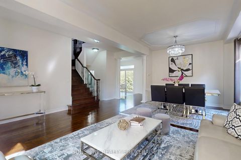 Photo 9 at 18 Pegasus Drive, Oak Ridges, Richmond Hill