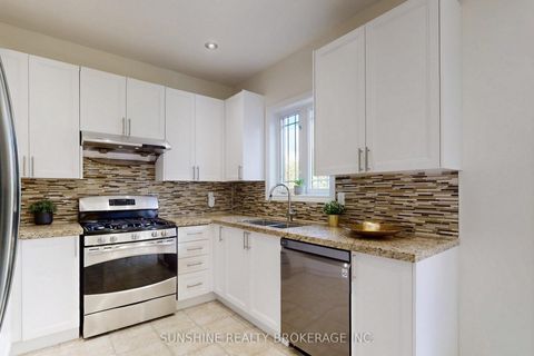 Photo 14 at 18 Pegasus Drive, Oak Ridges, Richmond Hill