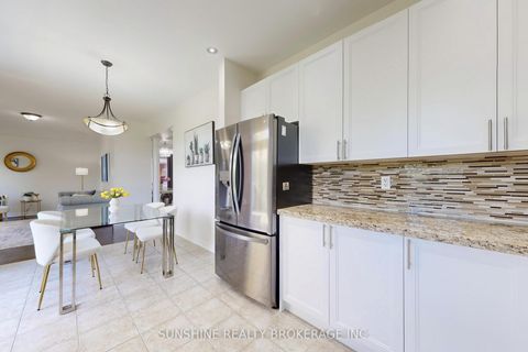 Photo 16 at 18 Pegasus Drive, Oak Ridges, Richmond Hill